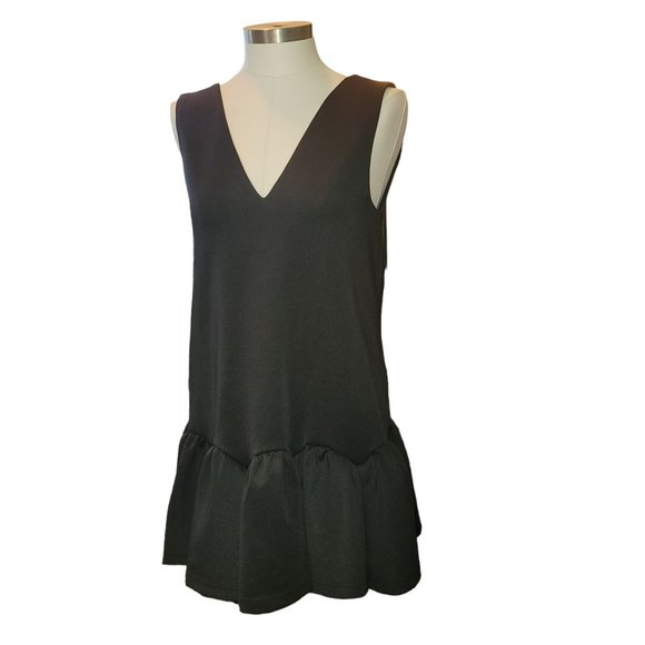 Black Mini Dress Deep V Scalloped Ruffled Edge Size 12 Jj3397 - Picture 1 of 9